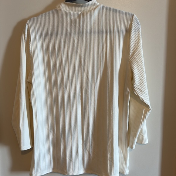 JCrew Cream mock turtle neck t shirt. Size XL. NWOT - Picture 2 of 2